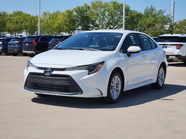 Used 2026 Toyota Corolla LE w/ LE Premium Package FWD image 11