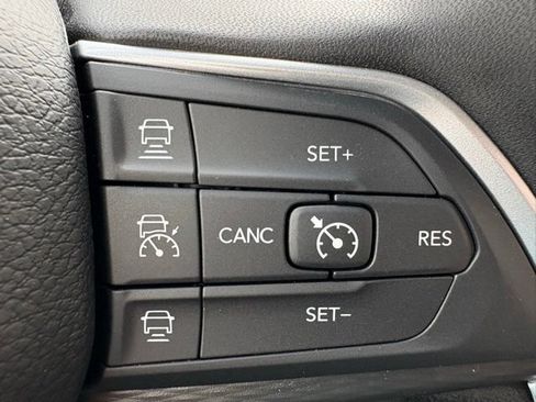 New 2026 Jeep Grand Cherokee 2WD image 14
