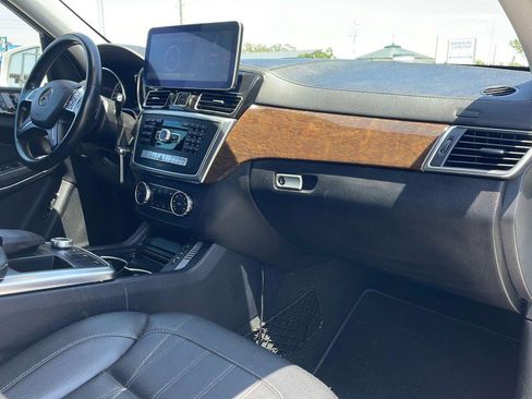 Used 2013 Mercedes-Benz GL 450 4MATIC image 21