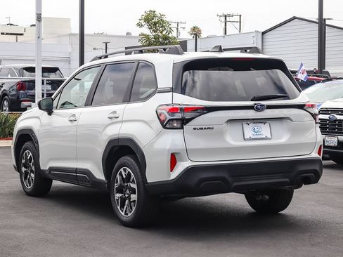Certified 2025 Subaru Forester Premium AWD/4WD image 7
