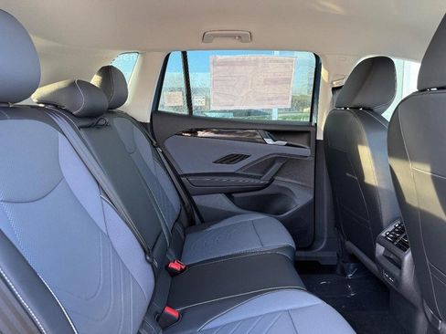 New 2025 Volkswagen Tiguan SE image 5