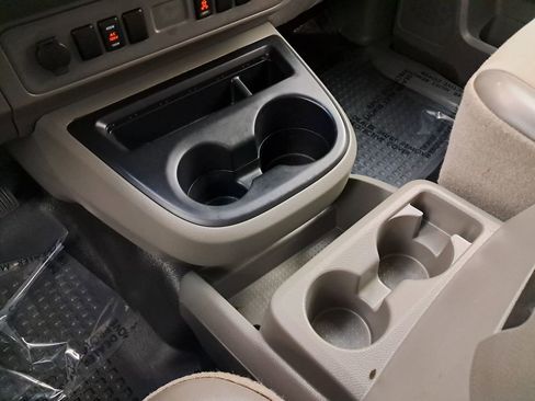 Used 2015 Nissan NV 2500 SV image 26