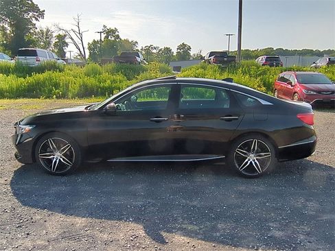 Used 2022 Honda Accord Touring image 6