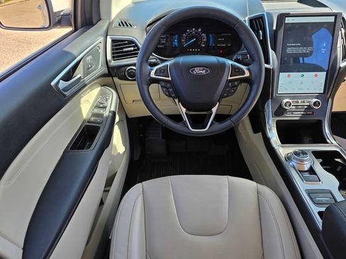 Used 2022 Ford Edge Titanium AWD/4WD image 8