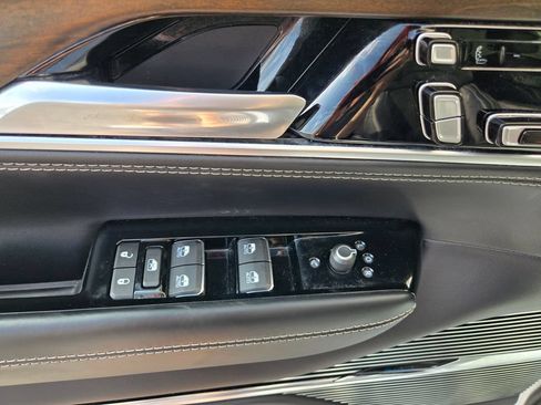 Used 2022 Jeep Grand Wagoneer Series II AWD/4WD image 13