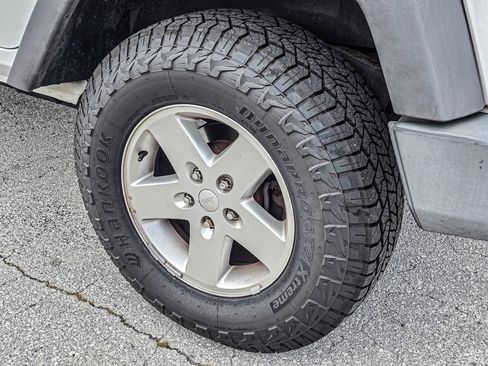 Used 2013 Jeep Wrangler Unlimited Sport AWD/4WD image 7