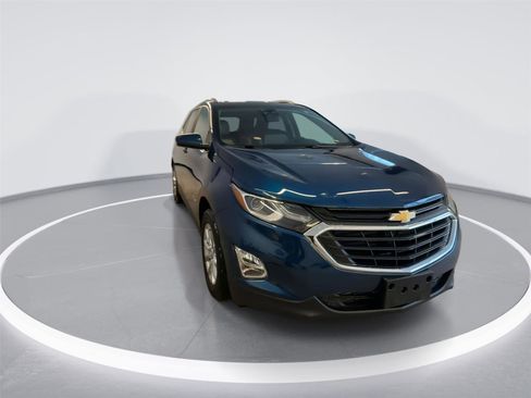 Used 2021 Chevrolet Equinox LT image 2