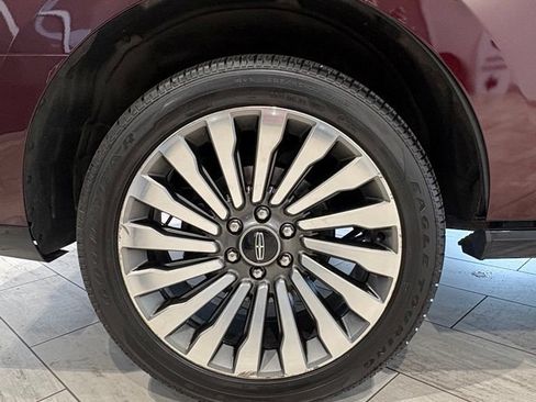 Used 2019 Lincoln Navigator Reserve w/ Cargo Package AWD/4WD image 10