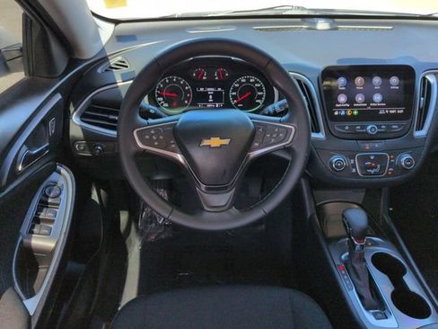 Used 2024 Chevrolet Malibu RS FWD image 15