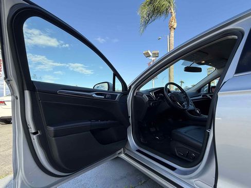 Used 2015 Ford Fusion Energi SE FWD image 89
