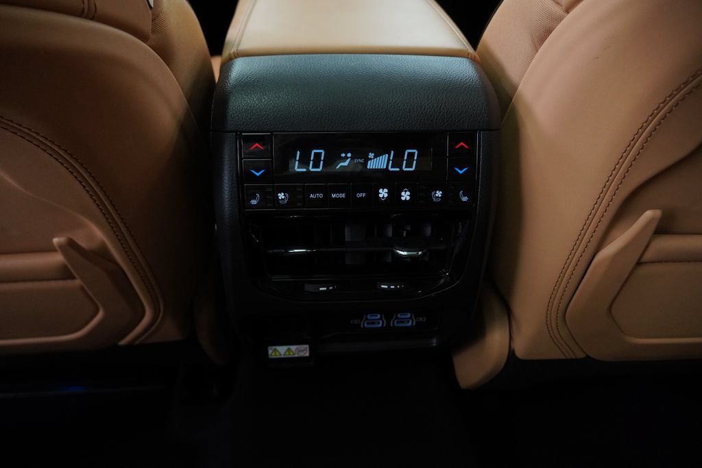 Certified 2025 Jeep Grand Cherokee Summit AWD/4WD image 22