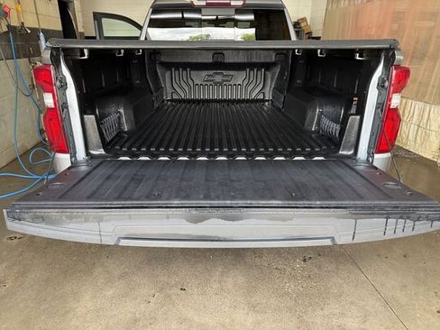 Certified 2021 Chevrolet Silverado 1500 RST w/ Convenience Package II AWD/4WD image 24