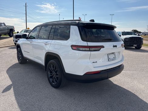 New 2025 Jeep Grand Cherokee L Limited image 3