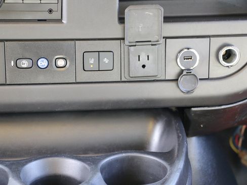 Used 2021 Chevrolet Express 3500 w/ Power Convenience Package RWD image 17