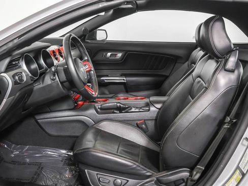 Used 2022 Ford Mustang Premium RWD image 7