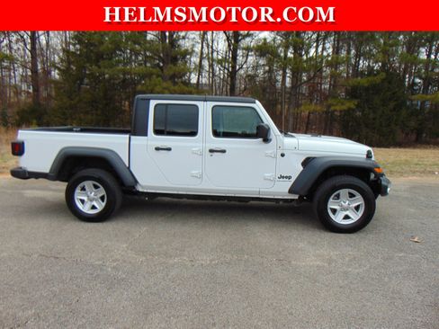 Certified 2023 Jeep Gladiator Sport image 13