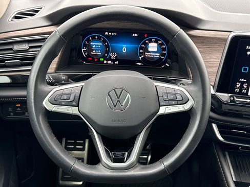 Certified 2025 Volkswagen Atlas SEL Premium R-Line image 15