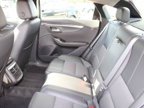 Used 2019 Chevrolet Impala LT FWD image 19