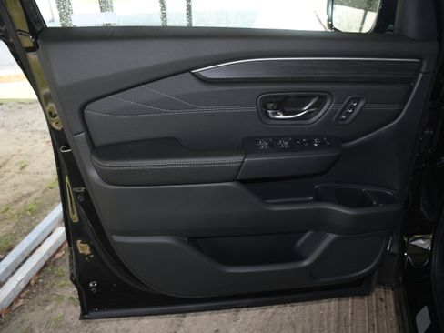 New 2026 Honda Pilot Touring image 5