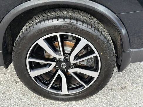 Used 2020 Nissan Rogue SL w/ Premium Package AWD/4WD image 16