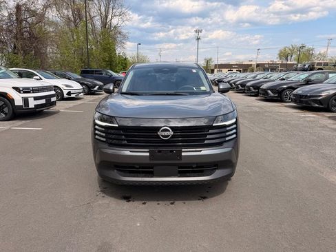 Used 2025 Nissan Kicks SV w/ Charging Package AWD/4WD image 9