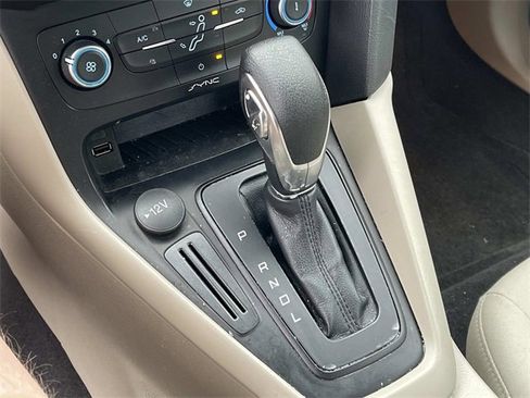 Used 2018 Ford Focus SE image 26