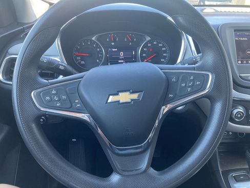 Used 2020 Chevrolet Equinox LT image 12
