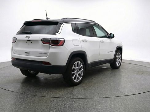Used 2025 Jeep Compass Limited AWD/4WD image 9