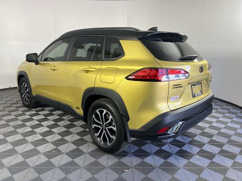 Used 2024 Toyota Corolla Cross SE image 6