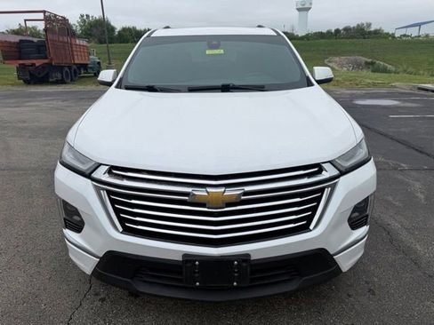 Used 2023 Chevrolet Traverse Premier AWD/4WD image 2