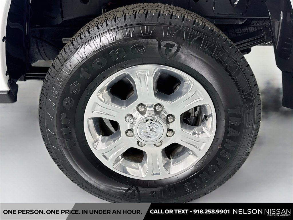 Used 2025 RAM 3500 Big Horn AWD/4WD image 32