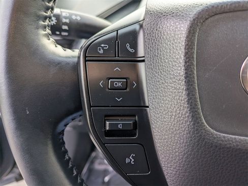 Used 2025 Toyota Prius LE image 21