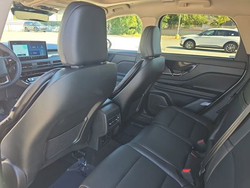 Used 2025 Lincoln Corsair AWD w/ Equipment Group 101A image 12