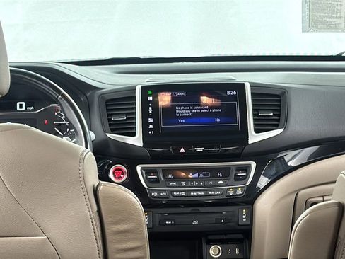 Used 2016 Honda Pilot Touring image 18