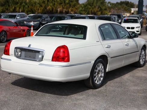 Used 2006 Lincoln Town Car Signature image 11