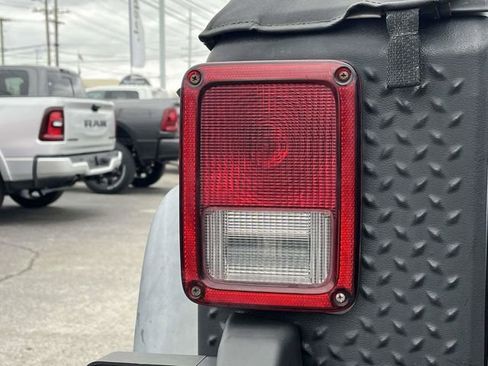 Used 2010 Jeep Wrangler Unlimited Sport image 10