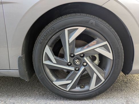 Used 2024 Hyundai Elantra SEL w/ Convenience Package image 29