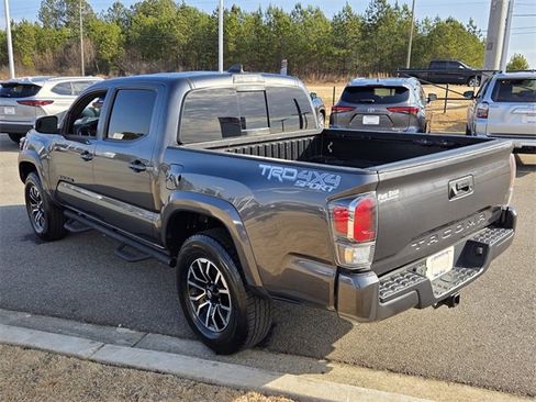 Used 2020 Toyota Tacoma TRD Sport image 10