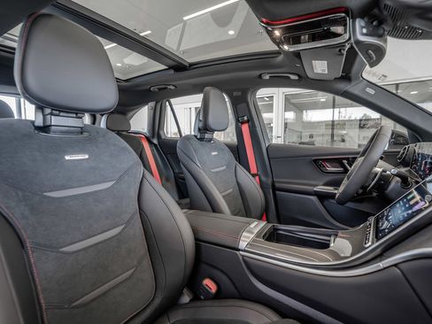 New 2025 Mercedes-Benz GLC 43 AMG 4MATIC image 29