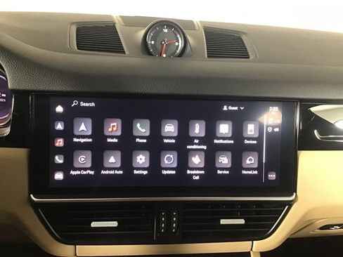 Certified 2022 Porsche Cayenne AWD/4WD image 32