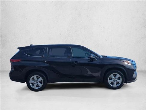 Used 2020 Toyota Highlander L image 4