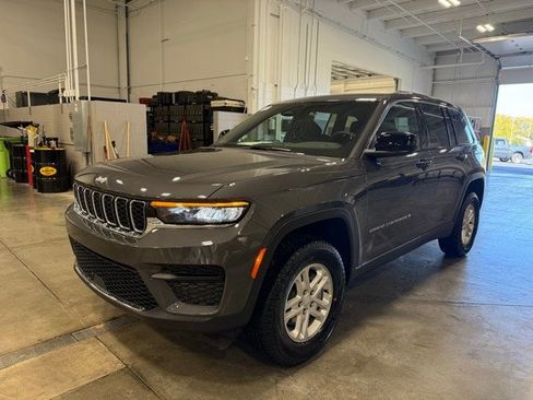 New 2025 Jeep Grand Cherokee Laredo w/ Luxury Tech Group I image 5