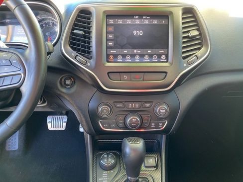 Used 2019 Jeep Cherokee Trailhawk w/ Cold Weather Group image 28