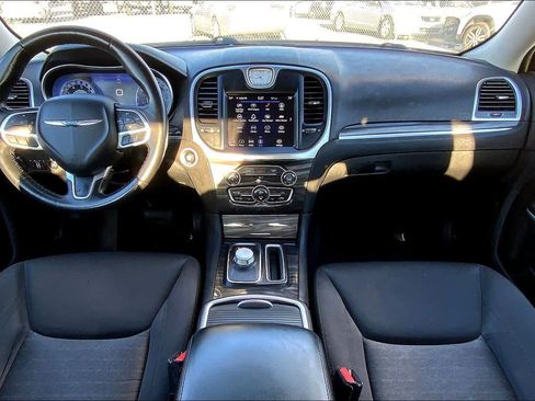 Used 2021 Chrysler 300 Touring image 15