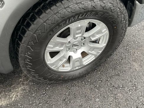 Used 2017 Nissan Titan SV image 13