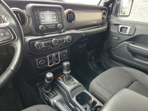 Used 2019 Jeep Wrangler Unlimited Sport S AWD/4WD image 24