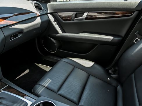 Used 2013 Mercedes-Benz C 300 4MATIC Sedan image 37