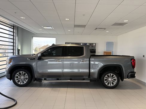 Used 2021 GMC Sierra 1500 Denali image 2
