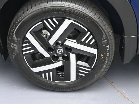 New 2026 Nissan Kicks SV w/ Cold Weather Package FWD image 7