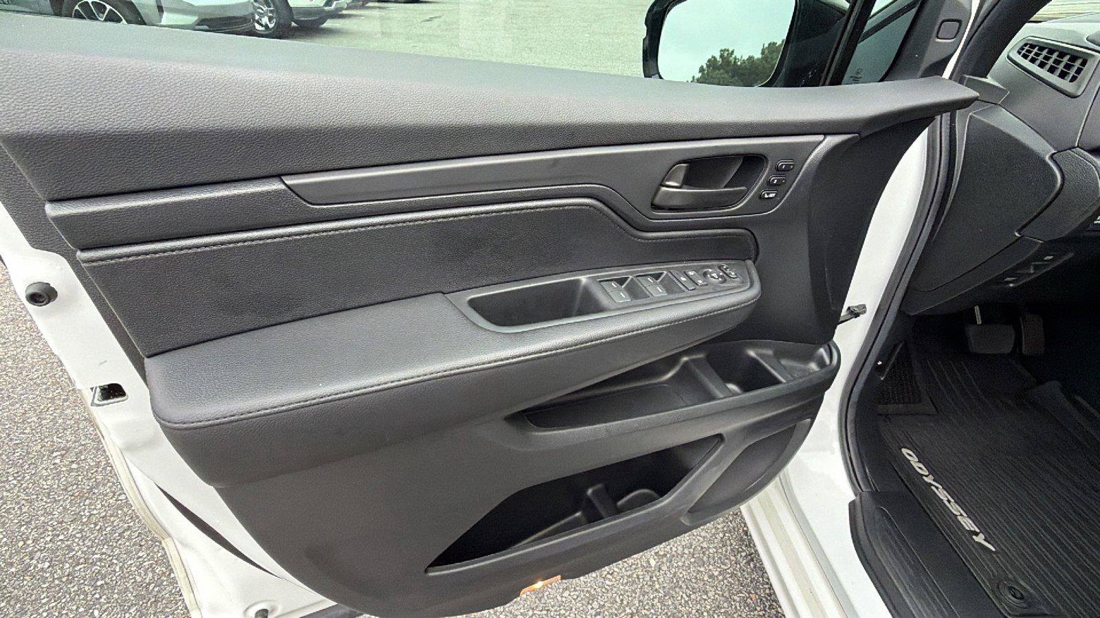 Used 2025 Honda Odyssey Sport-L image 15